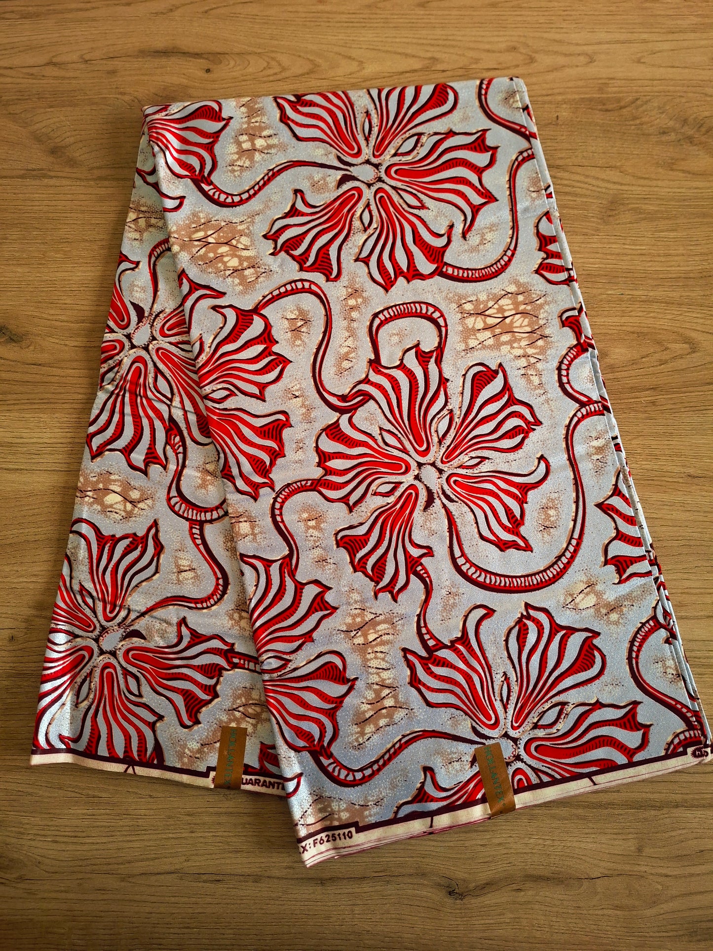 1 yard (90 cm) - Tissu wax java fleurs rouges et grises