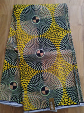 Charger l'image dans la galerie, Tissu wax - grands disques verts, jaunes et beiges - par 50 centimètres