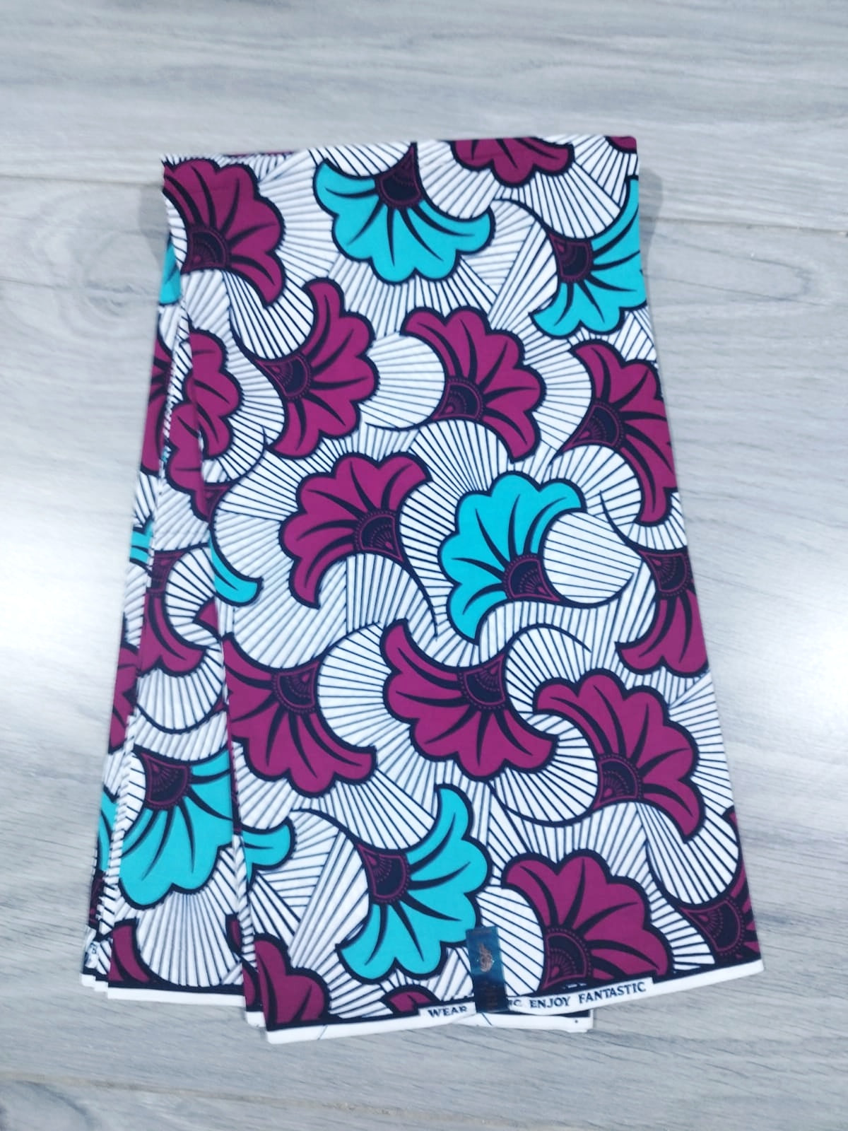 6 yards (5m40) - fleurs de mariage roses fuschia et bleues