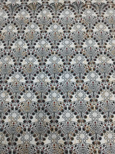 Charger l'image dans la galerie, 6 yards - Tissu wax - façon arabesques noires, rouges, jaunes fond blanc