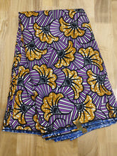 Charger l'image dans la galerie, Tissu wax - fleurs de mariage marron sur fond parme - par 50 centimètres