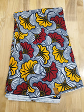 Charger l'image dans la galerie, Tissu wax - fleurs de mariage jaunes et rouges sur fond blanc - à partir de 50 centimètres