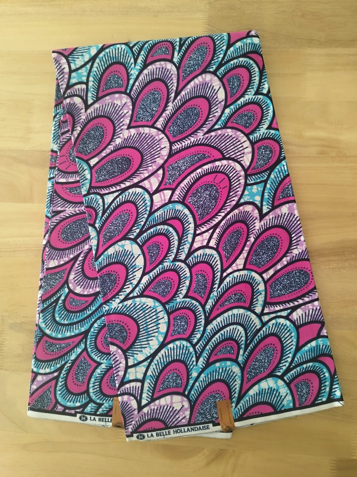 6 yards (5m40) - Tissu wax - gouttes roses, bleues et violettes
