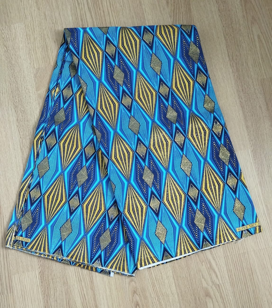 1 yard (90 cm) - Tissu wax pailleté - losanges bleus et dorés