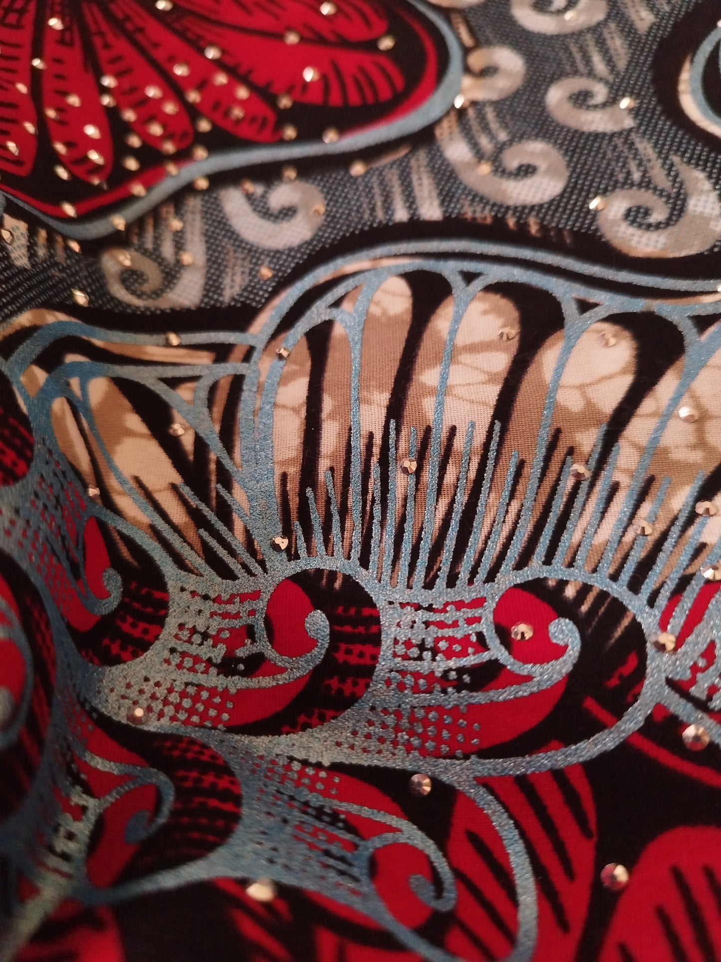1 yard (90 cm) - Tissu wax grandes fleurs rouges aux détails gris irisés