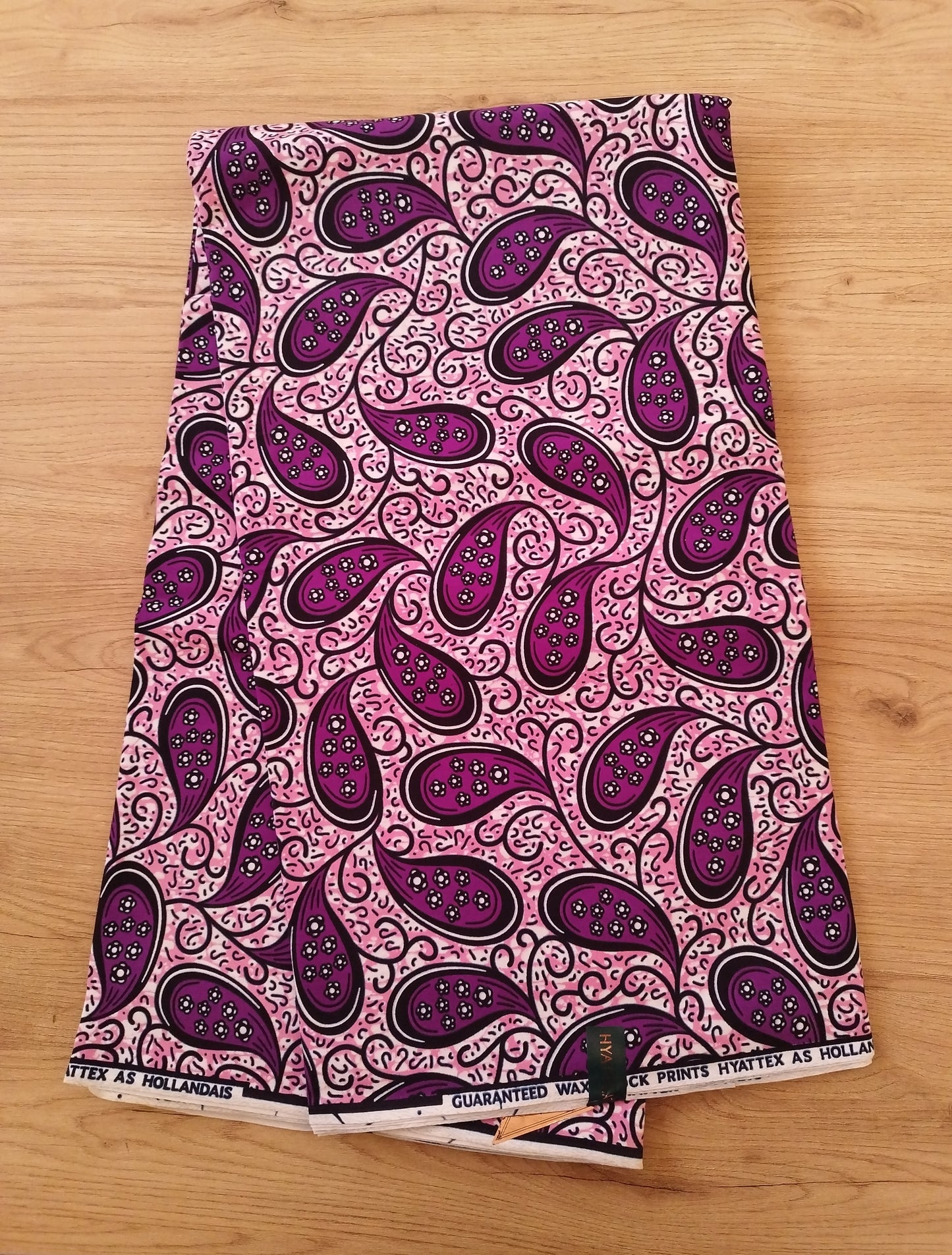 1 yard (90 cm) - Tissu wax pétales violets sur fond rose
