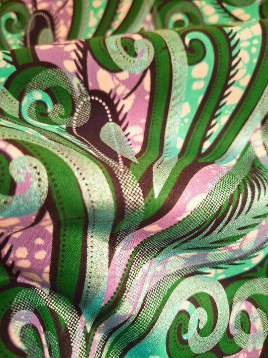 1 yard (90 cm) - Tissu wax motifs violets et vert brillant
