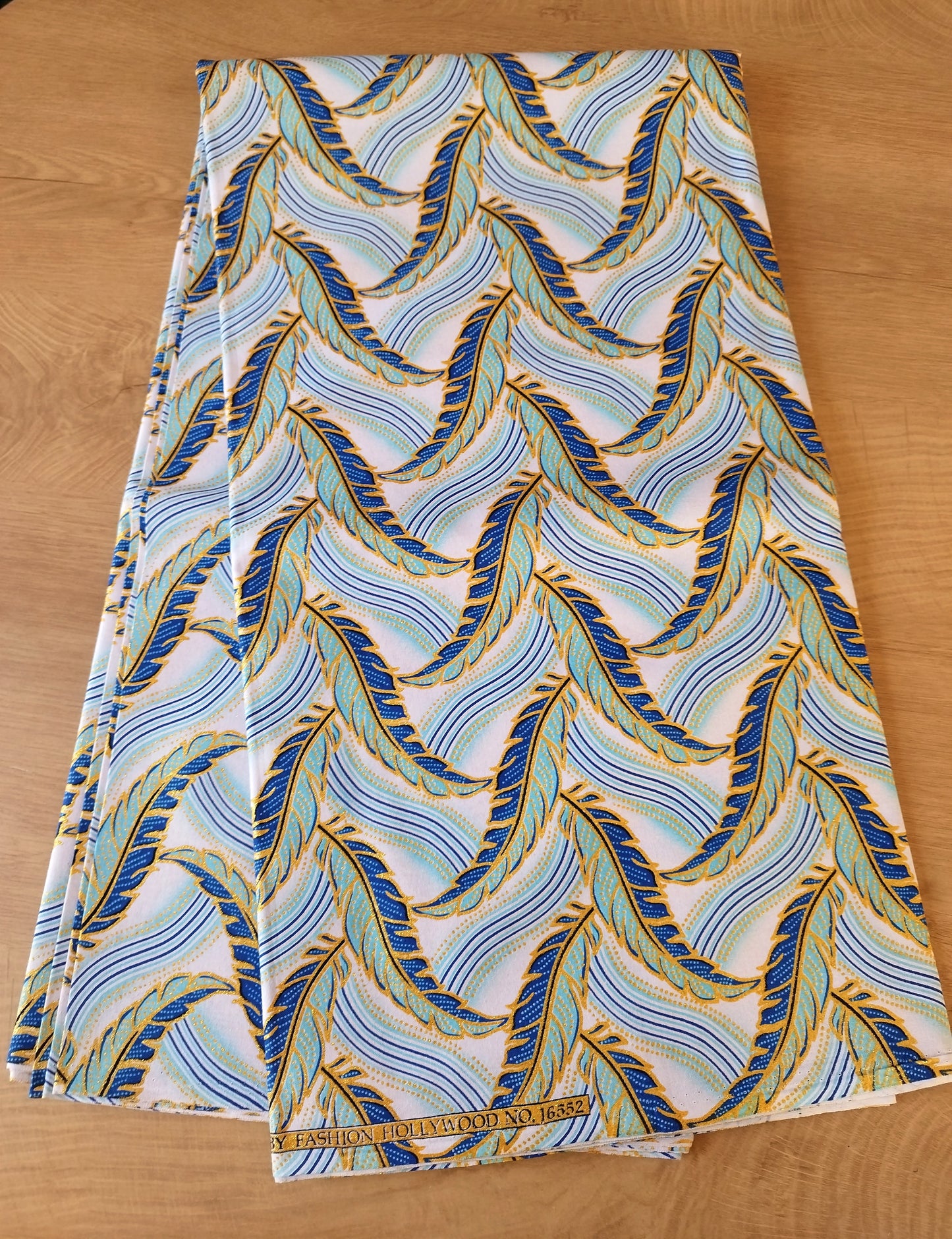 6 yards (5m40) - tissu wax pailleté plumes bleues et dorées