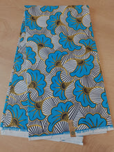 Charger l&#39;image dans la galerie, Tissu wax - fleurs de mariage bleues claires entourées de jaune - par 50 centimètres
