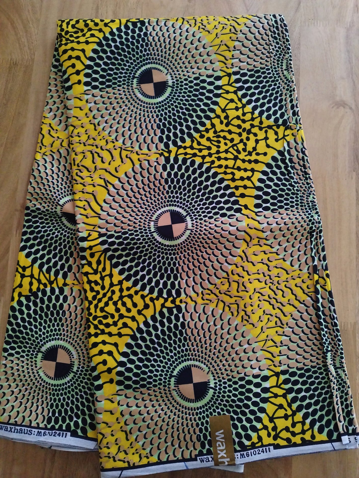 1 yard (90 cm) - Tissu wax - grands disques verts, jaunes et beige