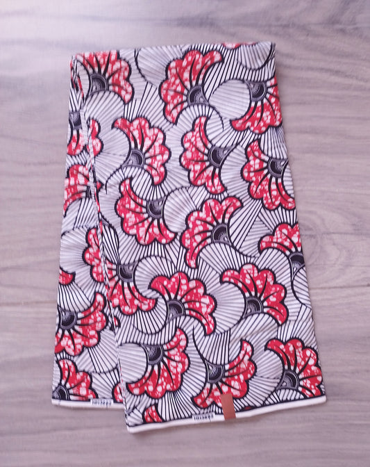 1 yard (90 cm) - Tissu wax - fleurs de mariage rouges fond blanc