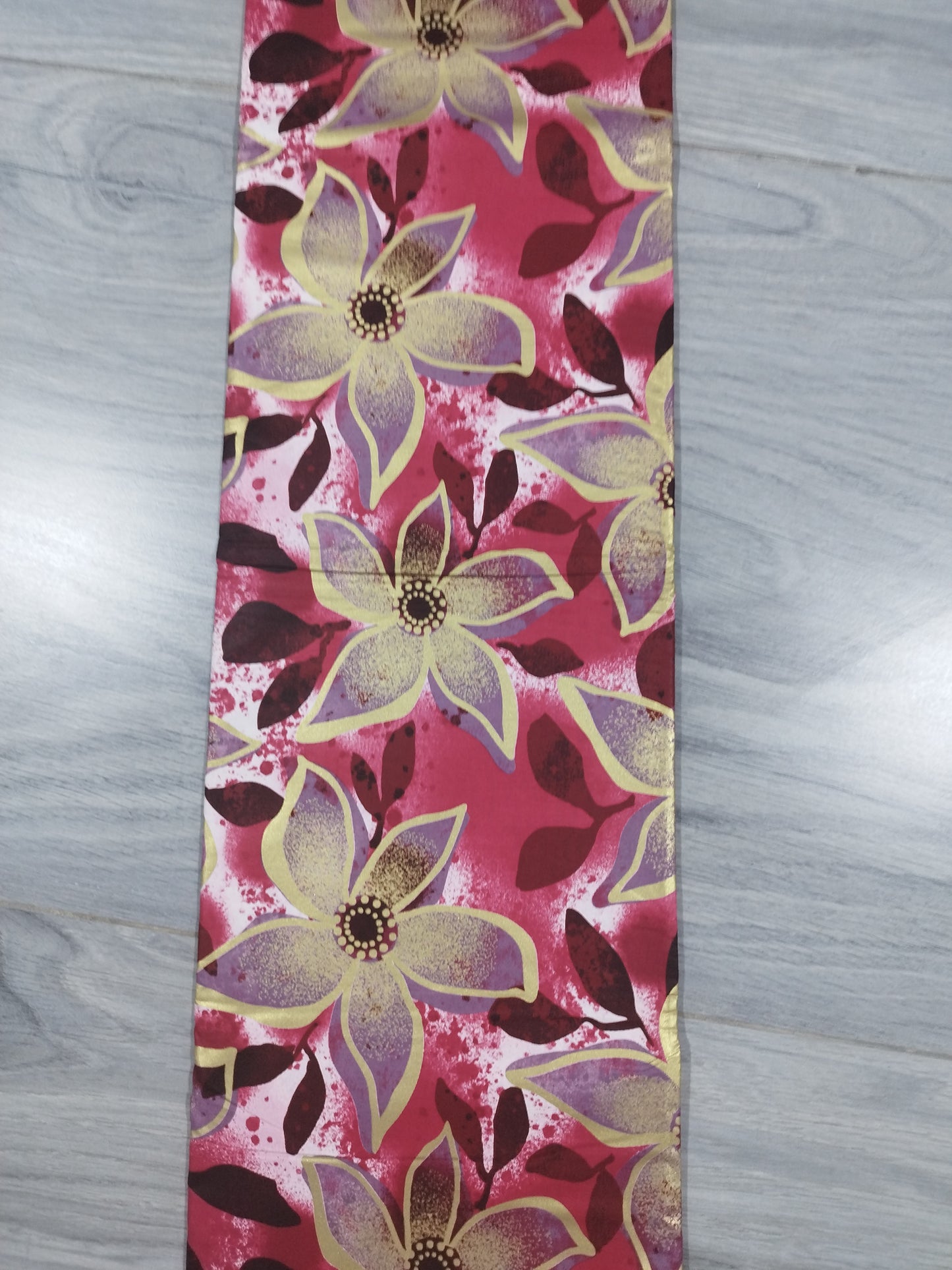 1 yard (90 cm) - Tissu wax java fleurs roses et parmes aux détails dorés