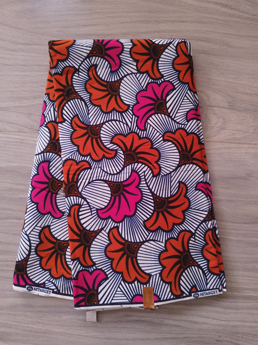 1 yard (90 cm) - Tissu wax - fleurs de mariage oranges et rouges sur fond blanc