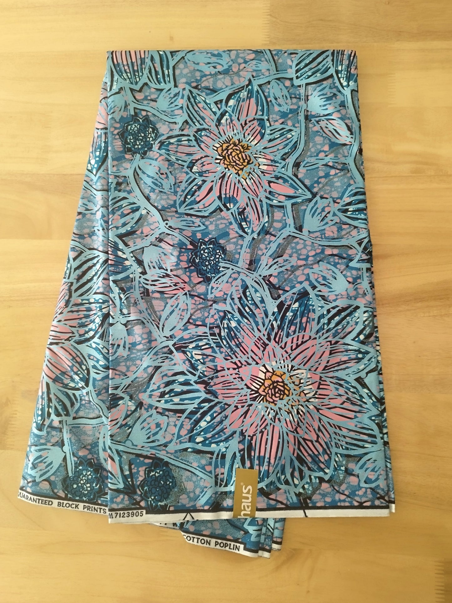 1 yard (90 cm) - Tissu wax java - fleurs roses et bleu irisé