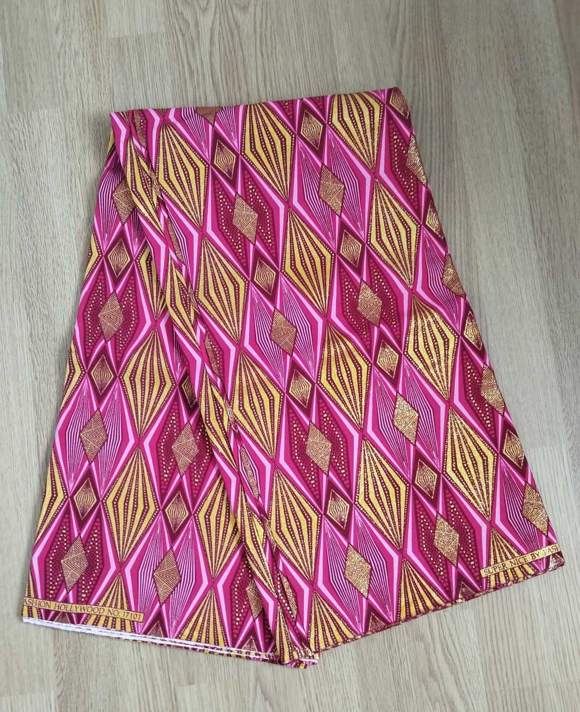 1 yard (90 cm) - Tissu wax pailleté - losanges roses fuchsia et dorés