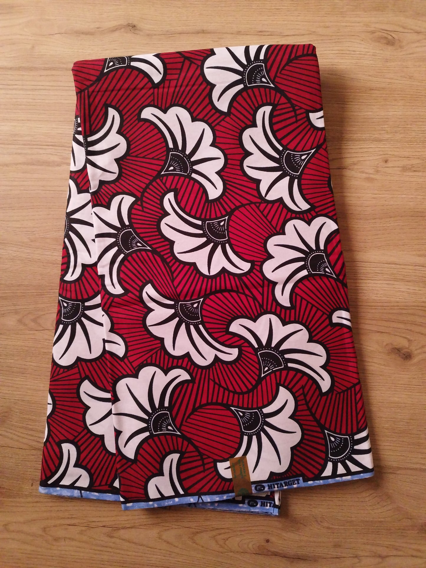 6 yards (5m40) - Tissu wax fleurs de mariage blanches sur fond rouge