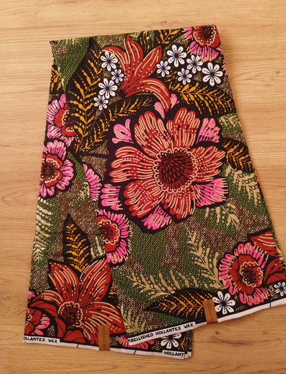 1 yard (90 cm) - Tissu wax java grandes fleurs roses et rouges sur fond vert aux détails dorés