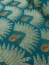 Charger l&#39;image dans la galerie, Tissu Jacquard - Feuilles de palmier blanches et jaunes fond bleu canard
