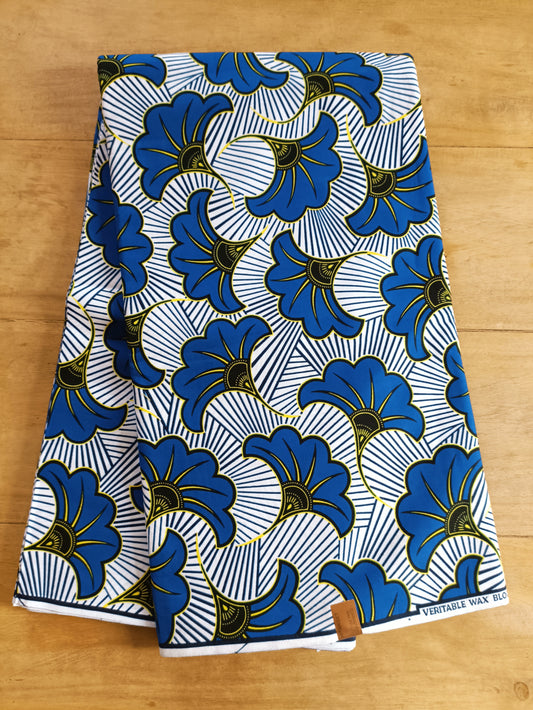 1 yard (90 cm) - Tissu wax - fleurs de mariage bleues entourées de jaune