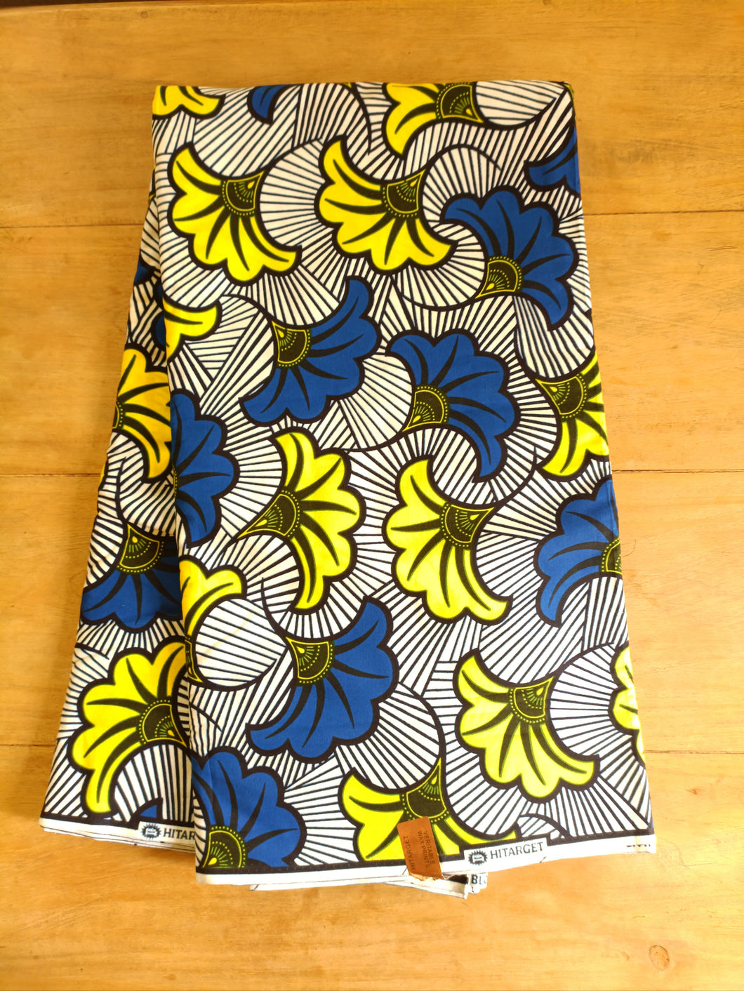 Tissu wax - fleurs de mariage jaunes et bleus - par 50 centimètres