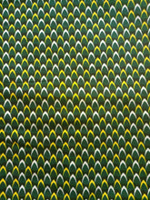 Charger l&#39;image dans la galerie, Tissu wax - écailles vertes, jaunes et blanches - par 50 centimètres
